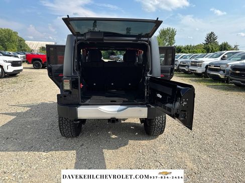 Used 2015 Jeep Wrangler Unlimited Sahara AWD/4WD image 27
