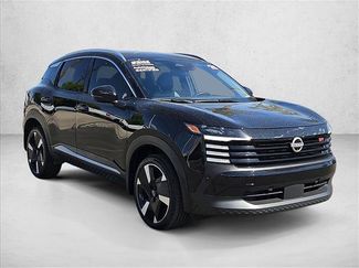Used 2025 Nissan Kicks SR FWD video 3