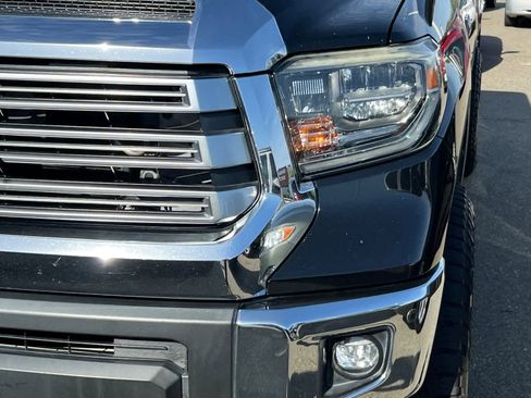 Used 2018 Toyota Tundra Limited w/ Limited Premium Package AWD/4WD image 11