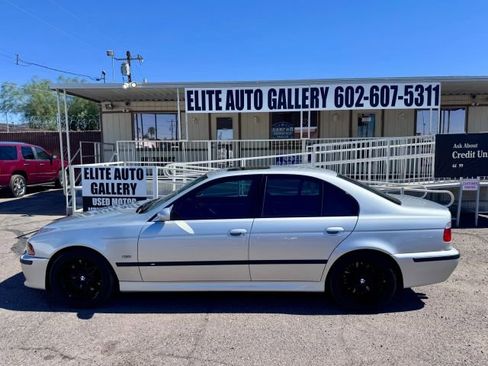 Used 2002 BMW M5 image 3