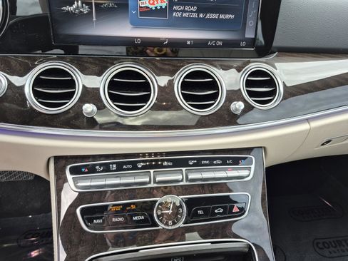 Used 2019 Mercedes-Benz E 300 image 28