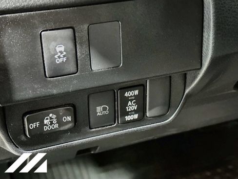 Used 2022 Toyota Tacoma TRD Off-Road w/ Technology Package AWD/4WD image 10