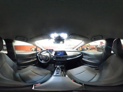 Used 2025 Toyota Prius LE image 41