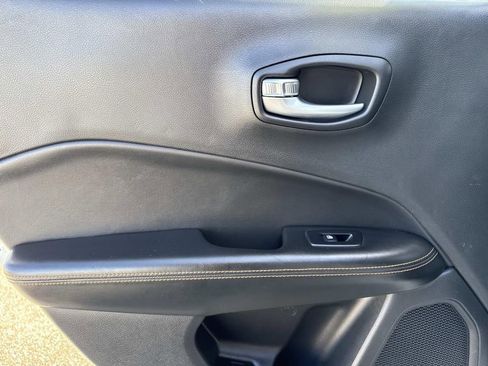 Used 2020 Jeep Compass Limited image 12