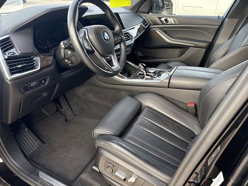 Used 2022 BMW X5 xDrive40i w/ Parking Assistance Package image 13