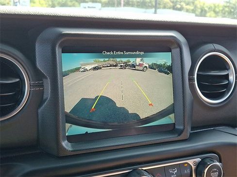 Used 2022 Jeep Wrangler Unlimited Sahara w/ LED Lighting Group image 19