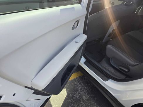 Used 2024 Hyundai Ioniq 5 SEL RWD image 18