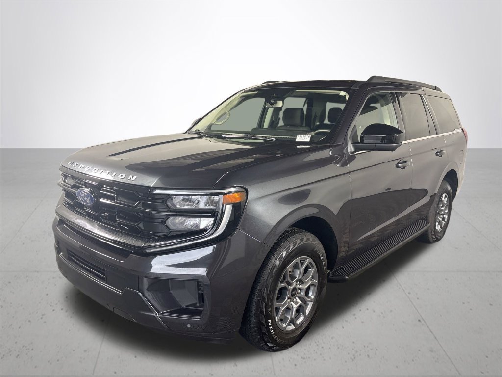 Used 2025 Ford Expedition Active AWD/4WD image 2