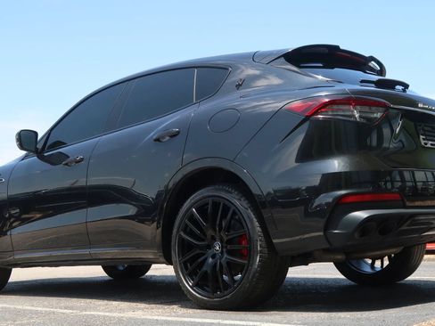 Used 2022 Maserati Levante Modena AWD/4WD image 13