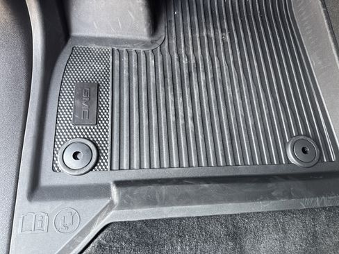 New 2026 GMC Acadia Denali w/ Super Cruise Package image 17