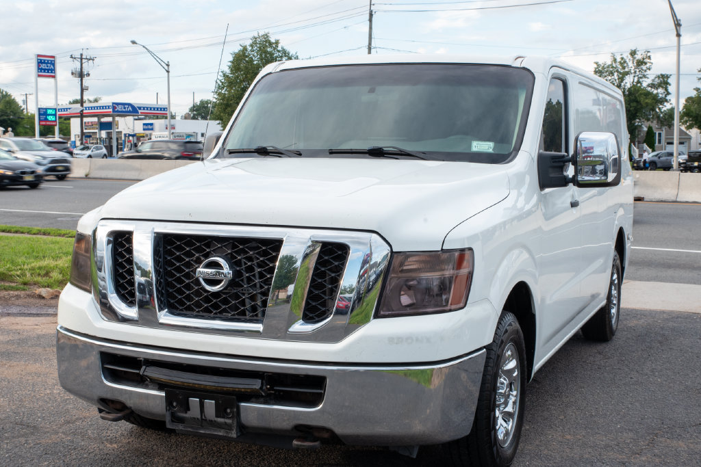 Used 2013 Nissan NV 3500 SV w/ Technology Pkg RWD image 3
