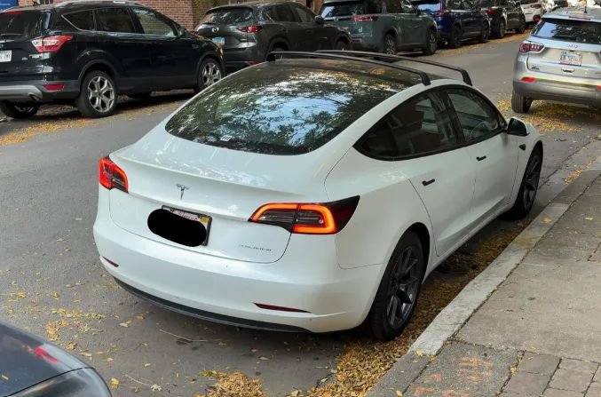 Used 2023 Tesla Model 3 Long Range AWD/4WD image 3