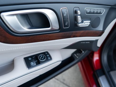 Used 2016 Mercedes-Benz SL 63 AMG image 14