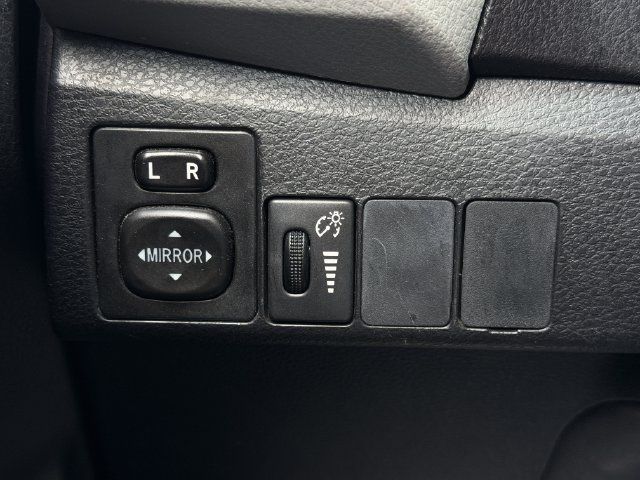 Used 2016 Toyota Corolla LE FWD image 20