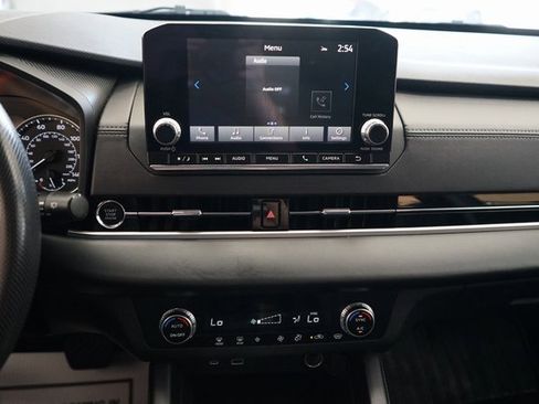 Used 2024 Mitsubishi Outlander ES image 6