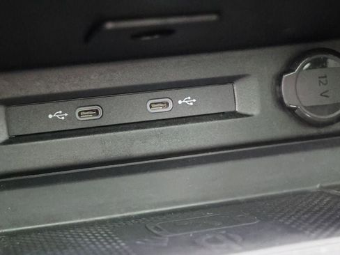 Used 2024 Volkswagen Tiguan SE R-Line image 30