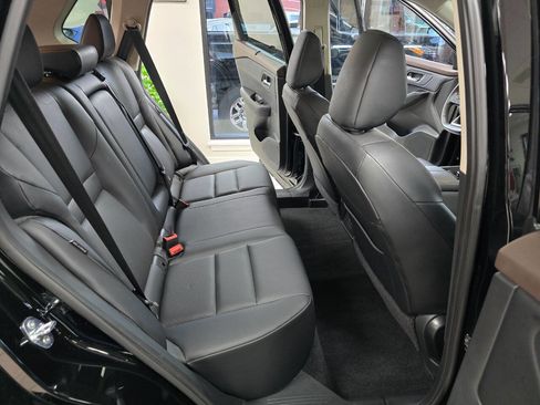 Used 2023 Nissan Rogue SV w/ SV Premium B Package image 20