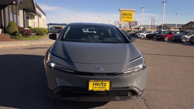 Used 2025 Toyota Prius LE FWD image 5