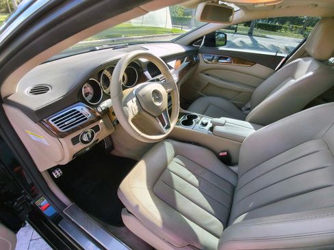 Used 2013 Mercedes-Benz CLS 550 4MATIC image 5