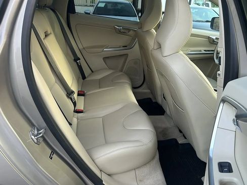Used 2015 Volvo XC60 T5 Premier w/ Proximity Package FWD image 8