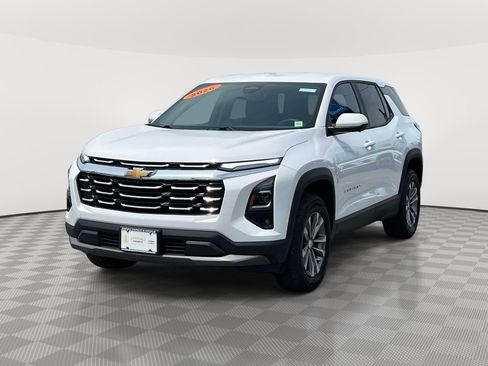 Used 2026 Chevrolet Equinox LT w/ Safety and Technology Package FWD image 3