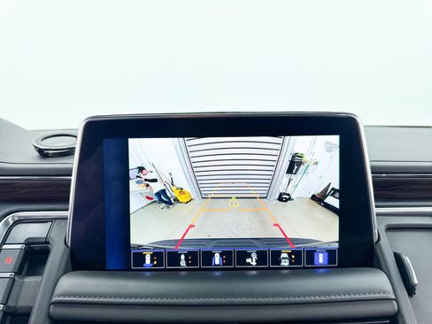 Used 2022 Chevrolet Tahoe Z71 w/ Luxury Package image 6