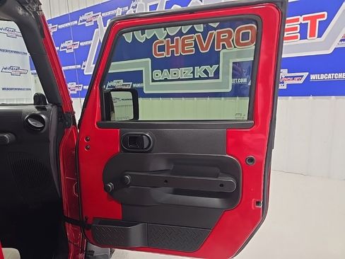 Used 2009 Jeep Wrangler X image 26