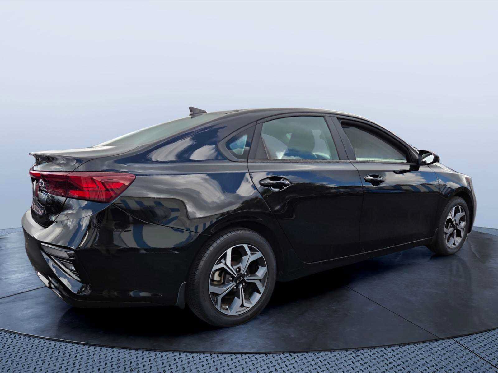 Used 2021 Kia Forte LXS FWD image 6