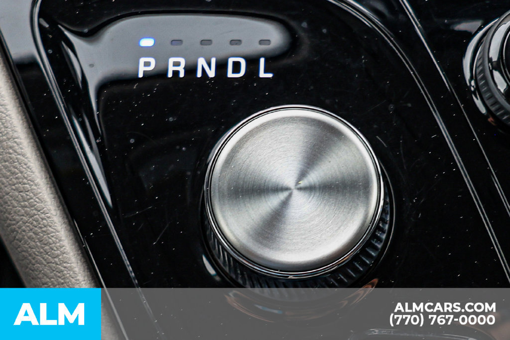 Used 2023 Chrysler Pacifica Touring-L FWD image 42