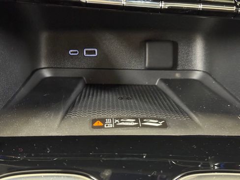 New 2026 Chevrolet Traverse LT w/ Sun and Wheel Package FWD image 37