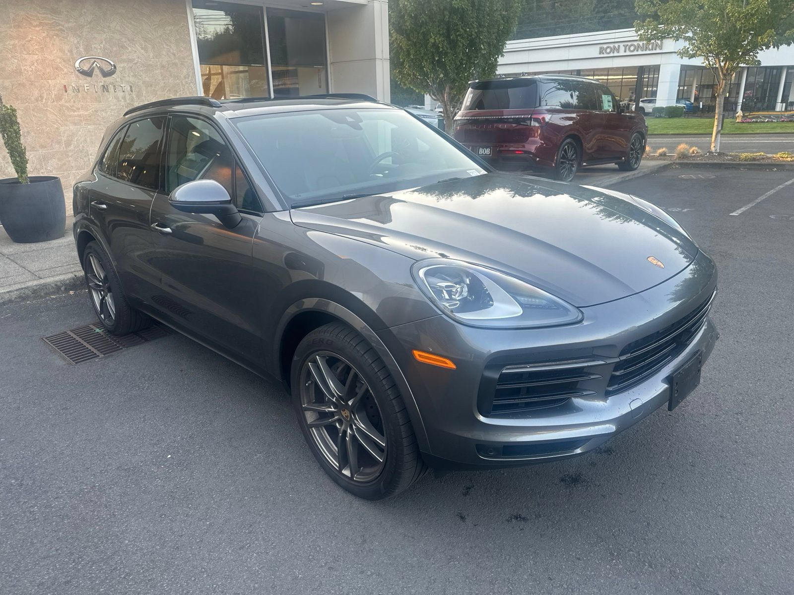 Used 2023 Porsche Cayenne AWD/4WD image 7