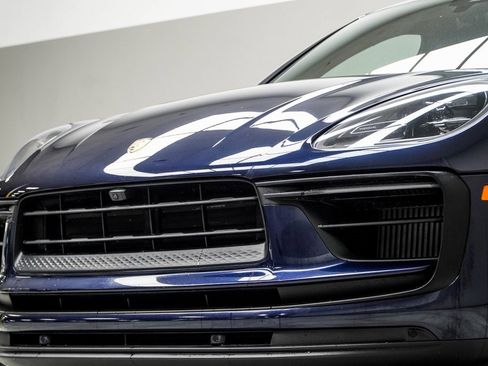 Used 2022 Porsche Macan S w/ Premium Package Plus image 2