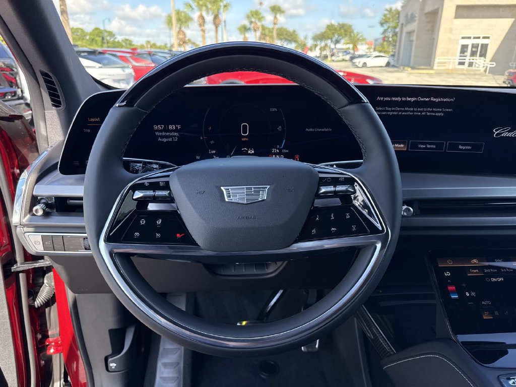 New 2027 Cadillac Vistiq Sport w/ LPO, Floor Liner Package AWD/4WD image 27