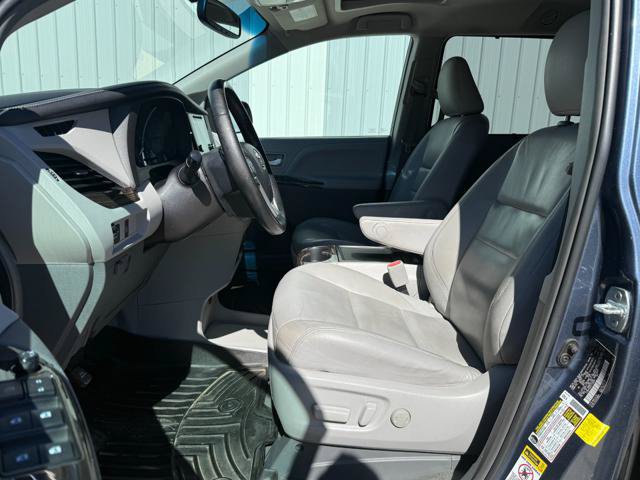 Used 2015 Toyota Sienna XLE AWD/4WD image 11