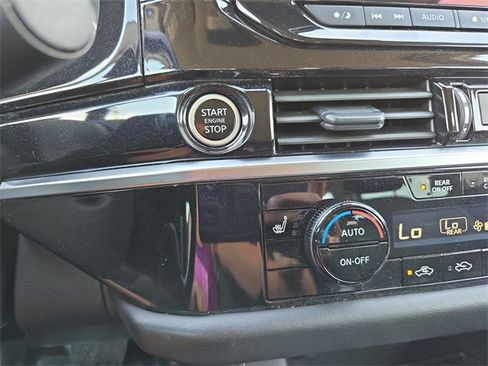 Certified 2024 Nissan Pathfinder SV image 26