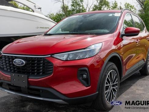 Used 2025 Ford Escape SE FWD image 1