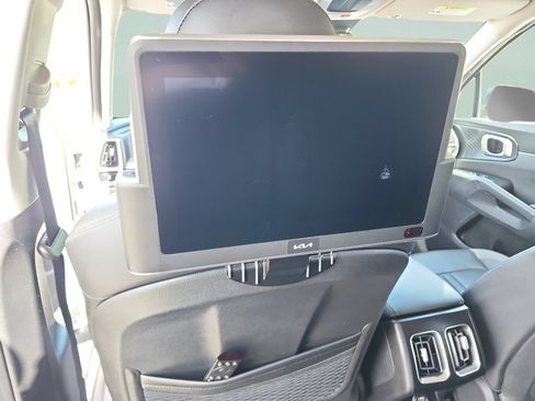 Used 2022 Kia Sorento S FWD image 37