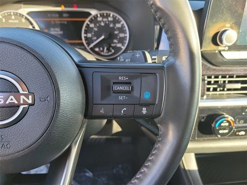 Certified 2024 Nissan Pathfinder SV image 18