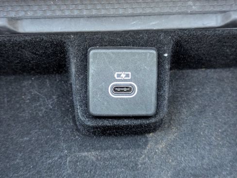 Certified 2025 Land Rover Range Rover SE AWD/4WD image 23