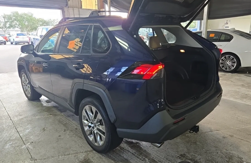 Used 2021 Toyota RAV4 XLE Premium FWD image 2