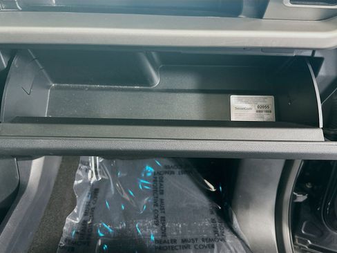 Used 2024 Ford Expedition Max XLT image 32