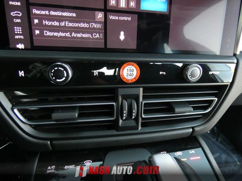 Used 2024 Porsche Macan AWD/4WD image 59