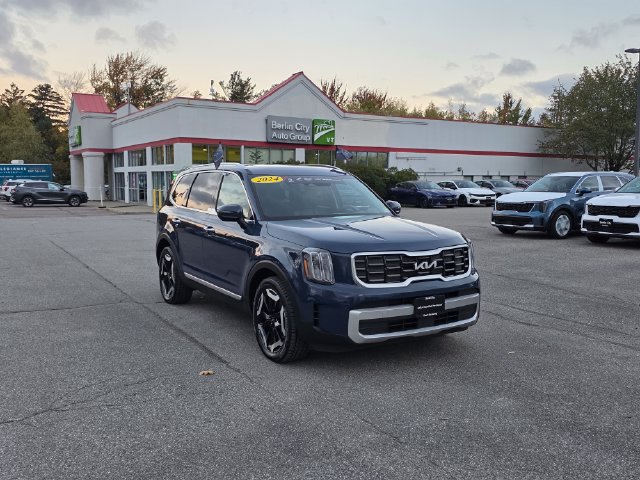 Certified 2024 Kia Telluride S w/ S Sunroof Package AWD/4WD image 33