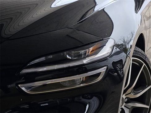 Used 2023 Genesis G70 2.0T image 11