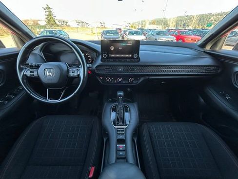 Used 2024 Honda HR-V Sport image 11