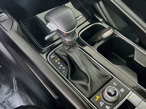 Used 2025 Kia Telluride S AWD/4WD image 16