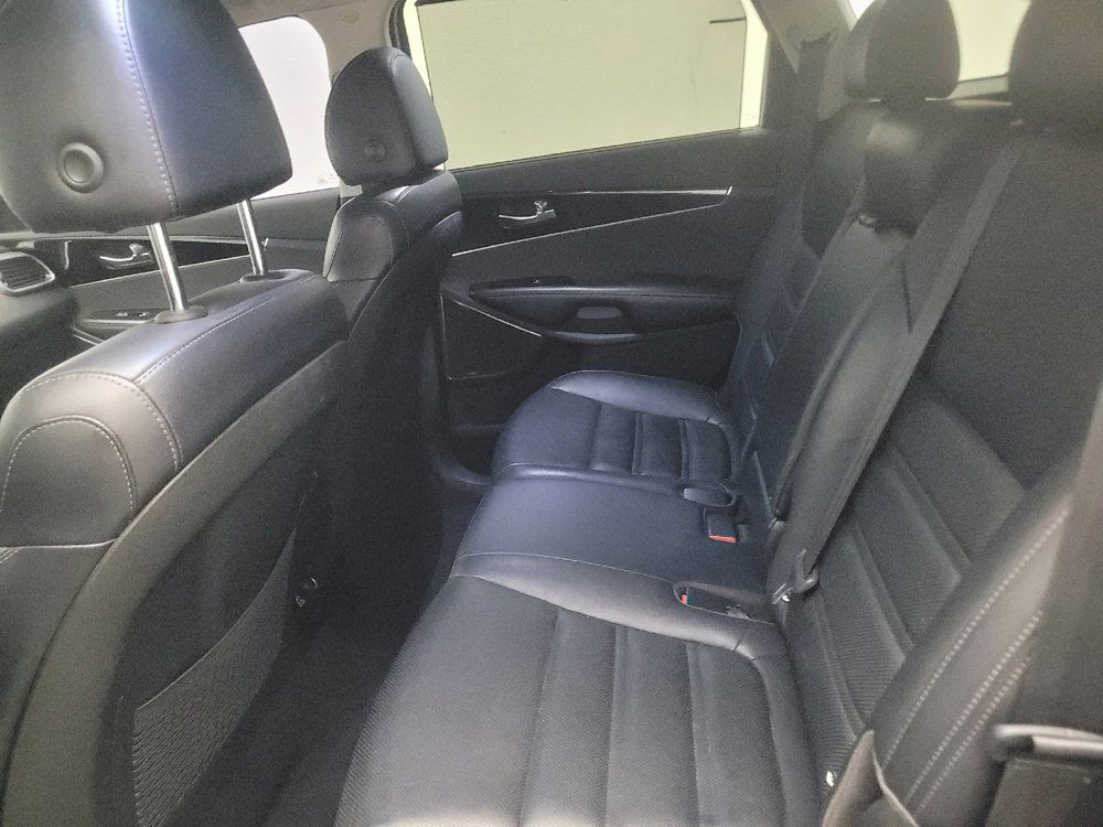 Used 2019 Kia Sorento SX FWD image 18