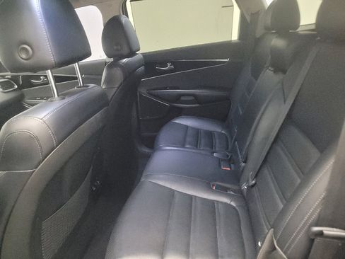 Used 2019 Kia Sorento SX FWD image 18