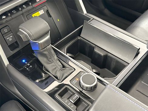 Used 2023 Toyota Tundra Platinum image 28