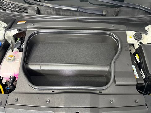 Used 2025 Hyundai Ioniq 6 SE RWD image 32